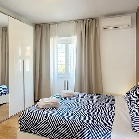 Comfortable Apartment In The Heart Of Lecco Exterior photo